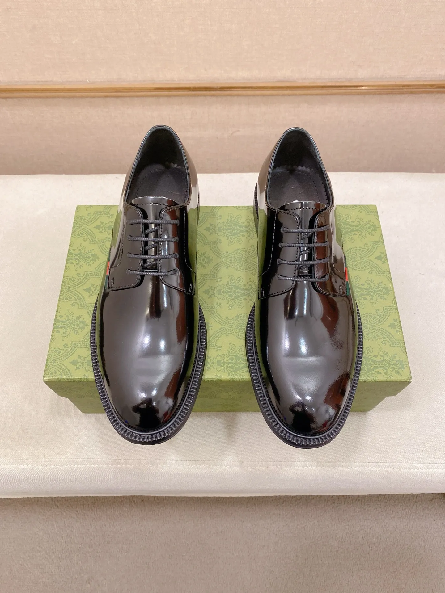 Men's shoes 💰: 520💰 (GUCCI) new series ss hot new products 💢 💠 Casual leather shoes 👞, first layer of cowhide, upper hardware buckles and logo on the sides of the shoe, brand logo on the insole and sole 💠 💎Upper: 100% cowhide 💎Inner: cowhide/100% 💎Feet: cowhide/100% 💎Sole: rubber/100% 💎SIZE: 38 39 40 41 42 43 44 Can be customized 45